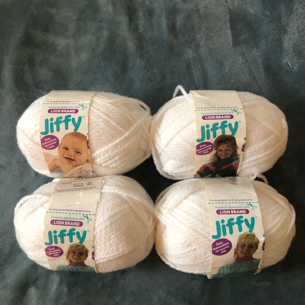 Lion Brand Jiffy Yarn in White
